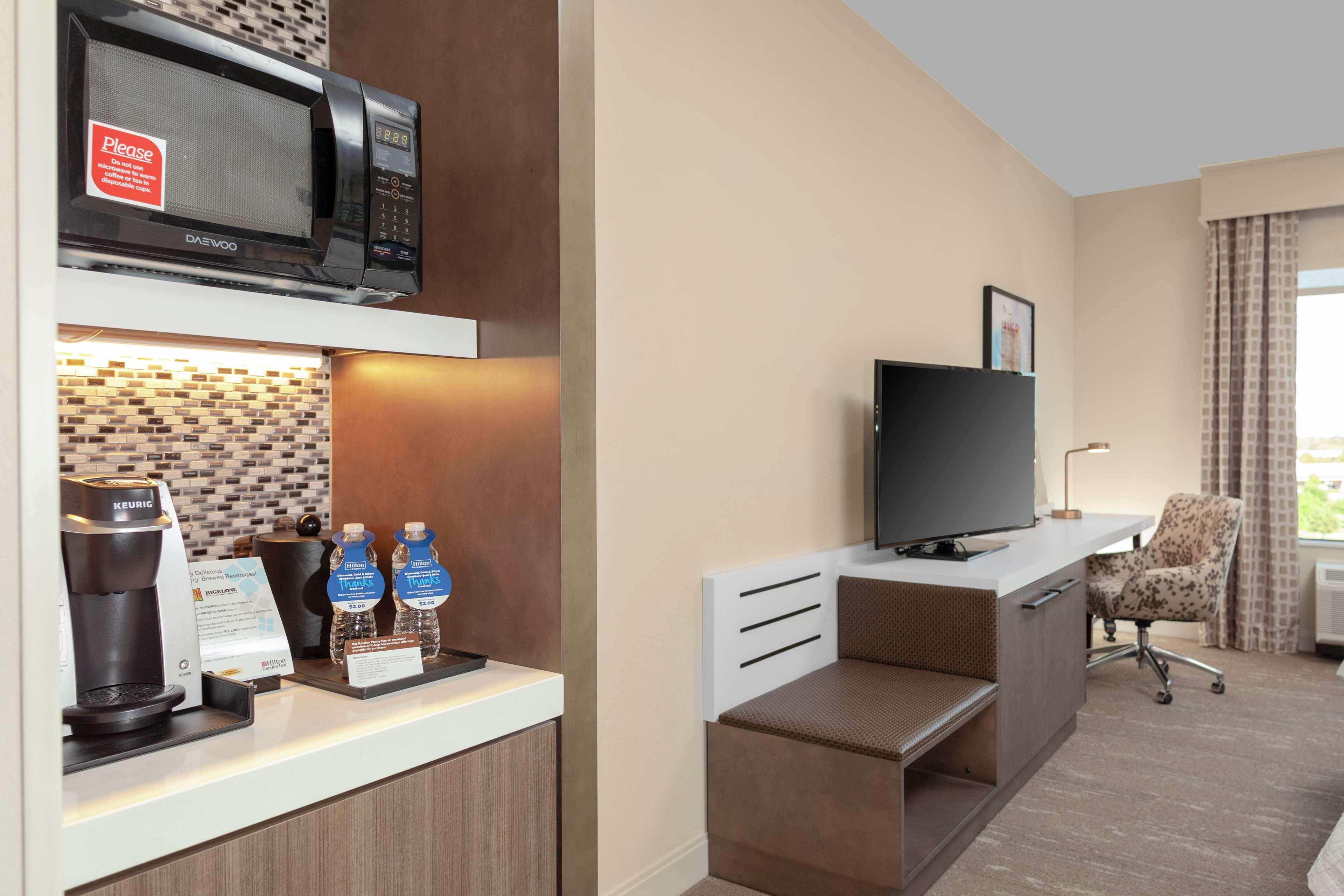 Hilton Garden Inn Уэйко Экстерьер фото