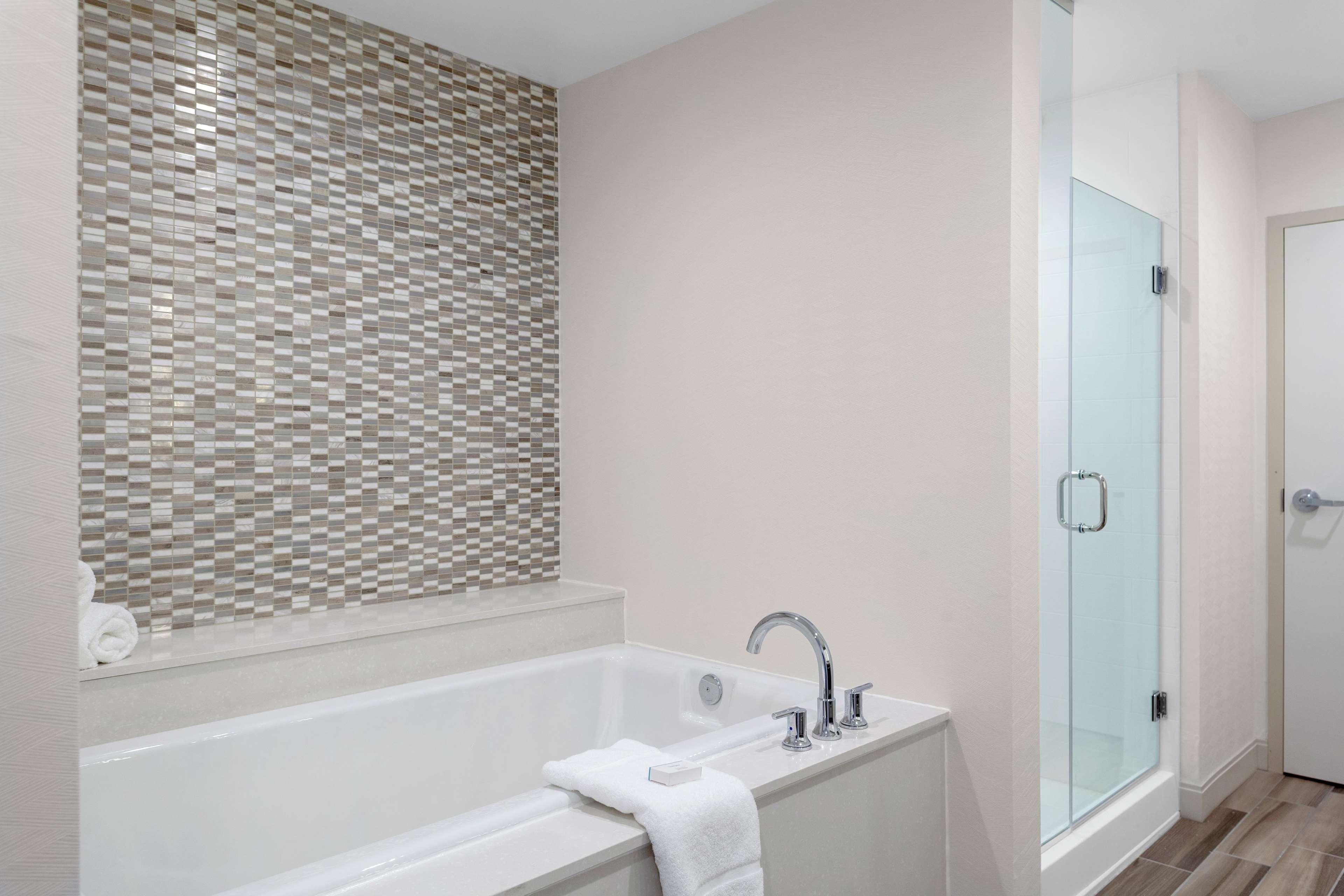 Hilton Garden Inn Уэйко Экстерьер фото