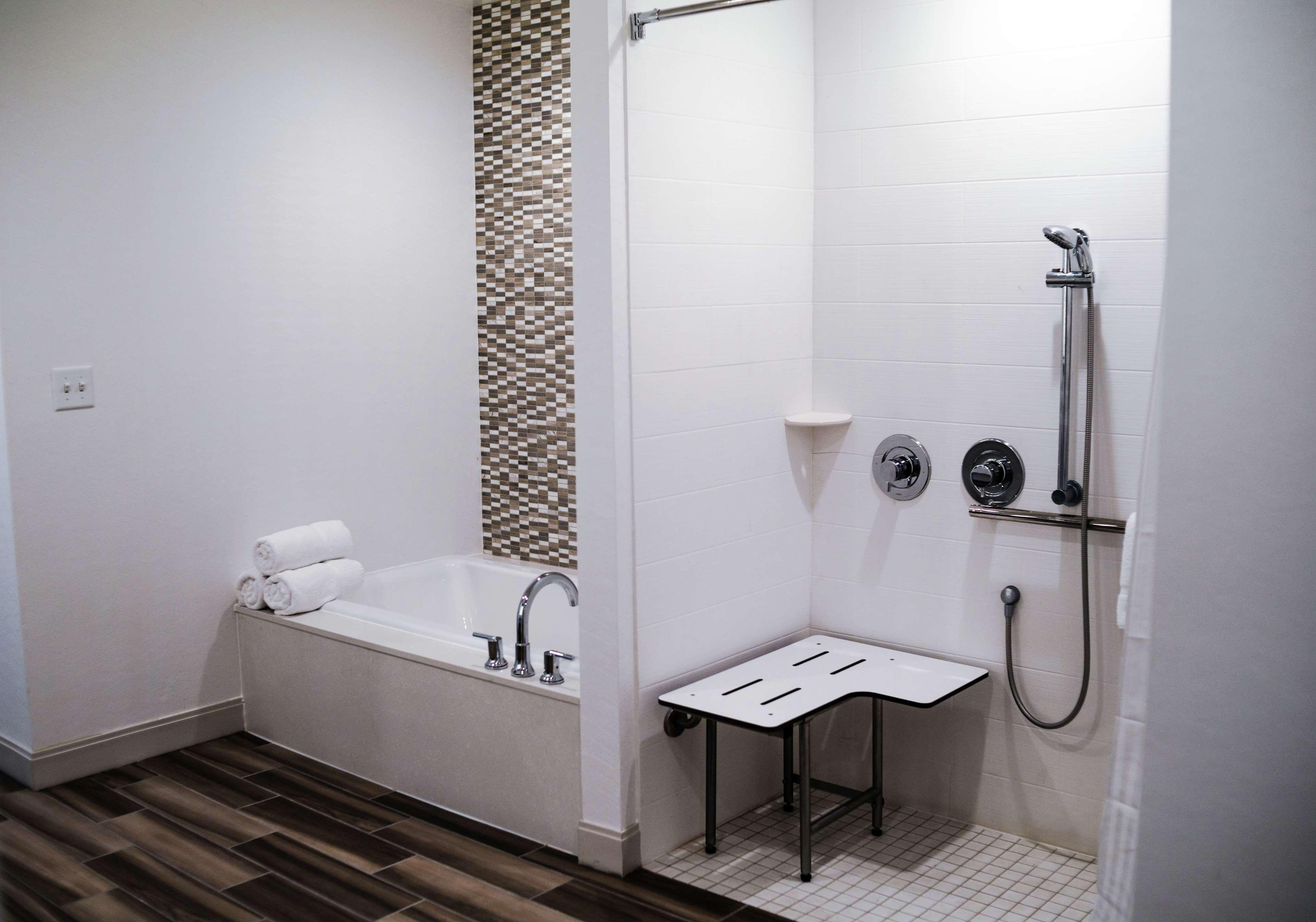 Hilton Garden Inn Уэйко Экстерьер фото