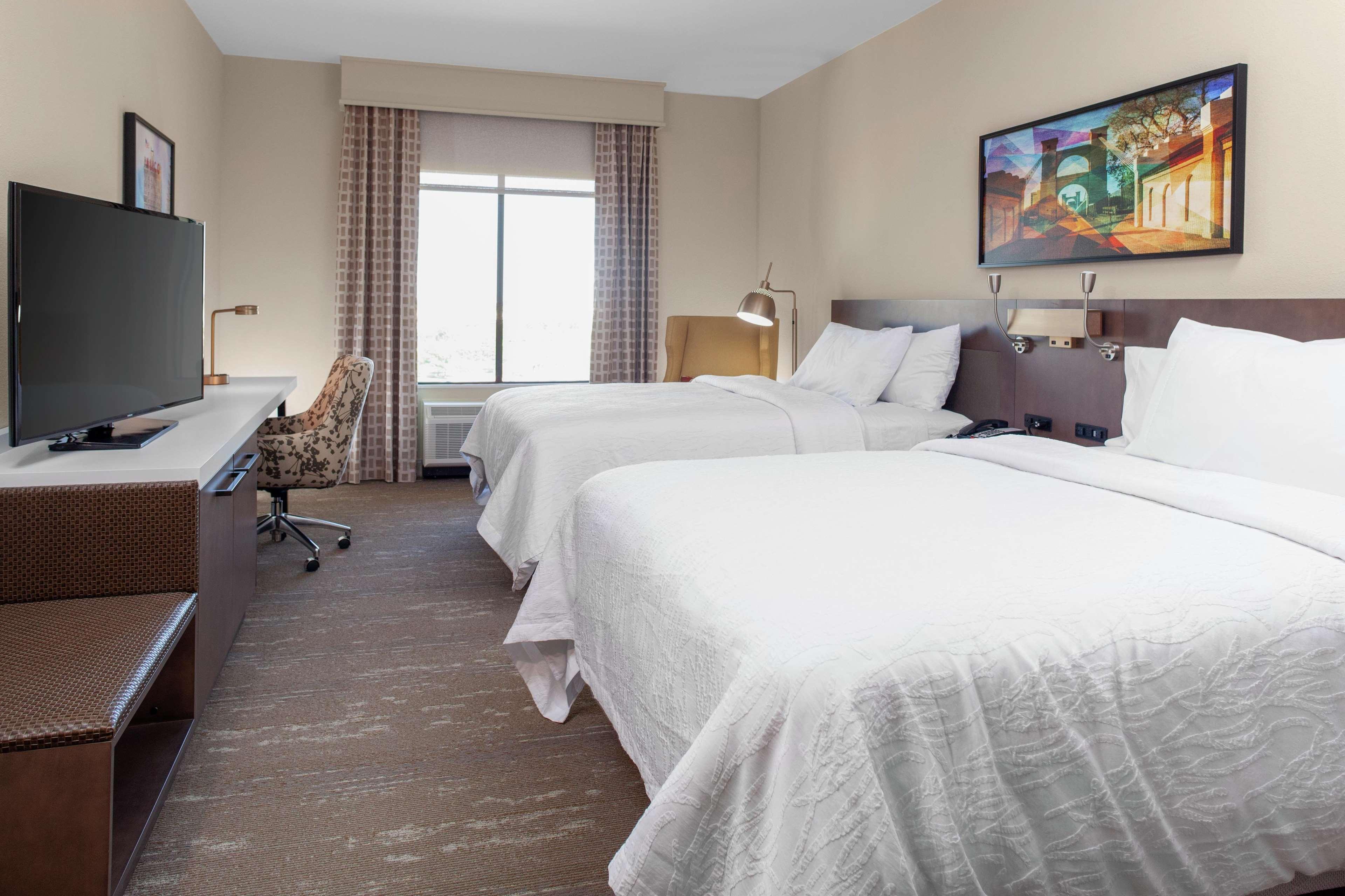 Hilton Garden Inn Уэйко Экстерьер фото